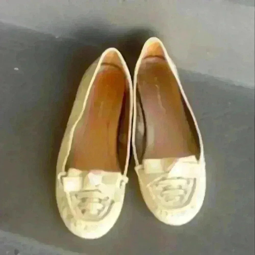 BCBG flat, Size 7M